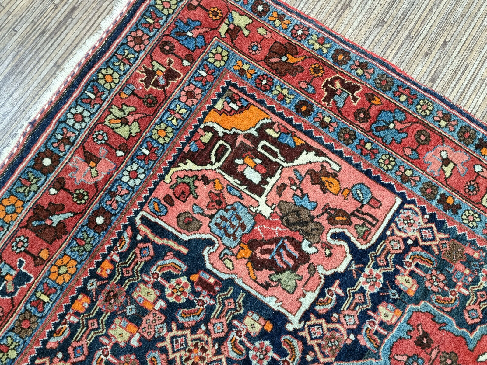 Close-up of the central medallion design on the Bidjar rug
