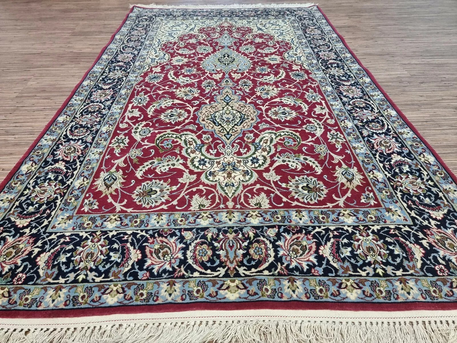 Traditional Persian rug with Kork wool pile and a luxurious texture
