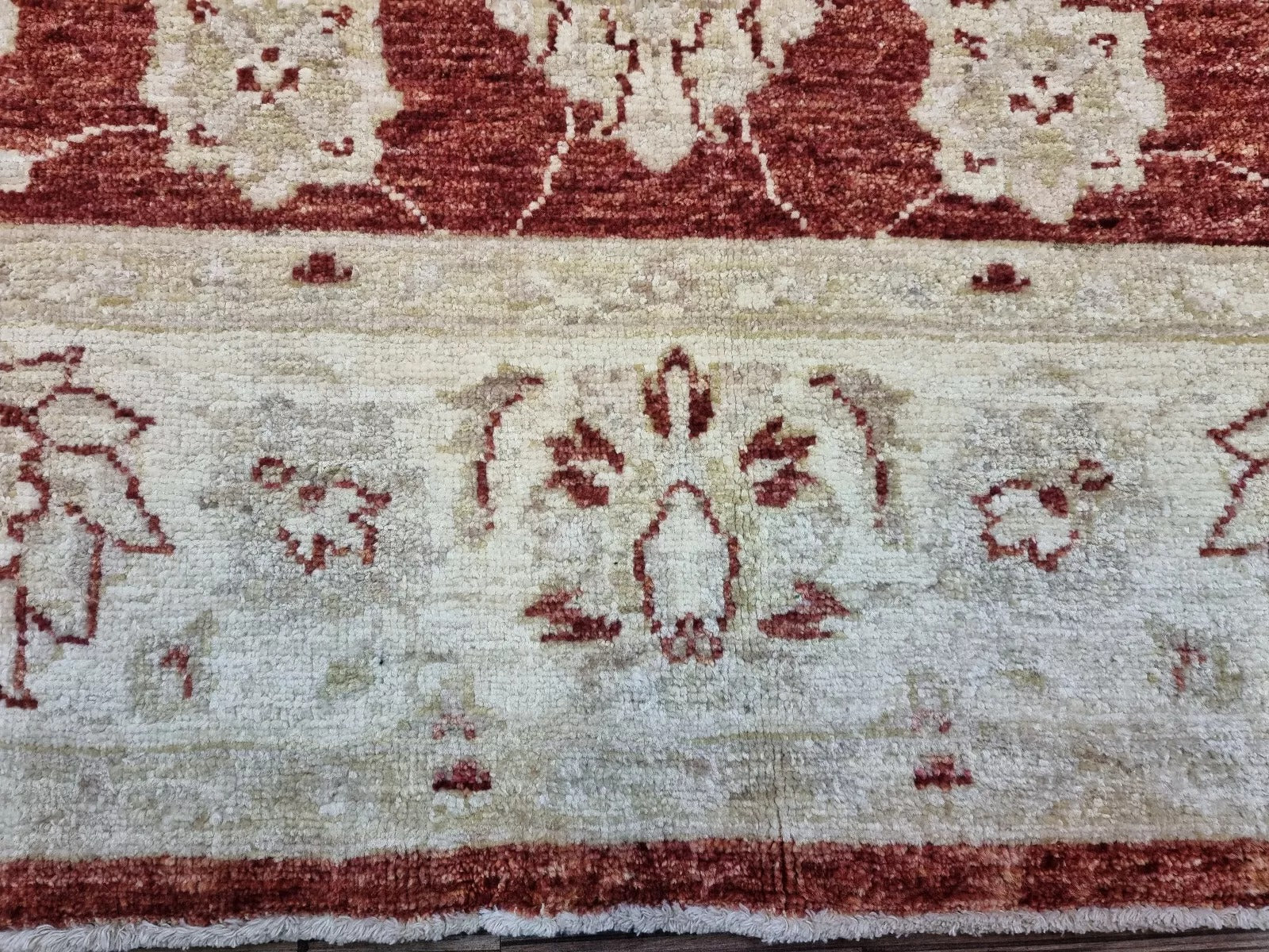 Classic Afghan Ziegler Rug – Traditional Craftsmanship
