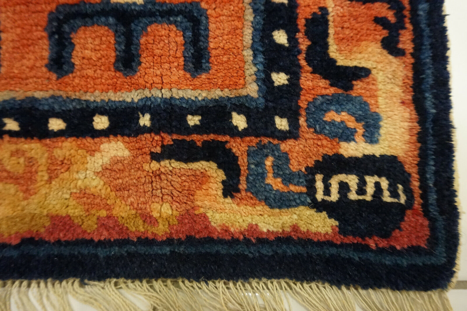 Entryway Rug with Character: This image depicts the rug adding a touch of character and warmth to an entryway.