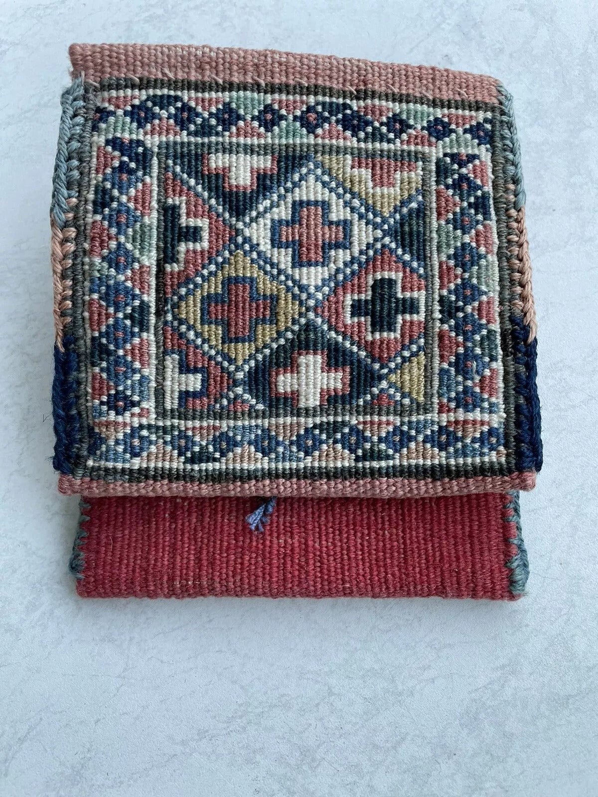 Persian Gashkai Handwoven Bag – Cultural Textile Art
