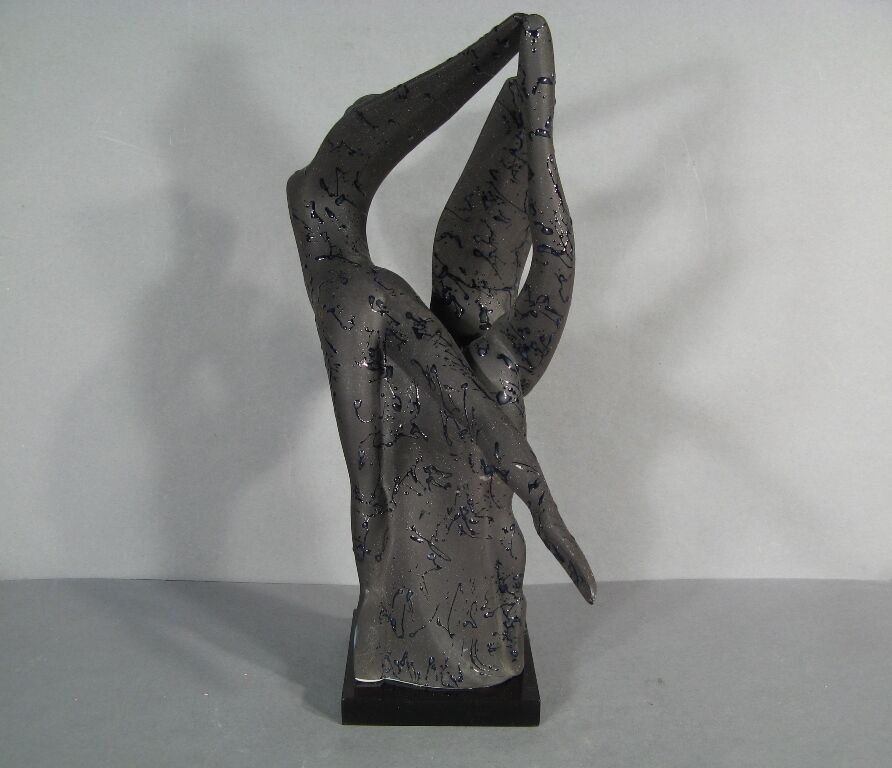 1960s/1970s ceramic art - A captivating sculpture of a dancing couple.