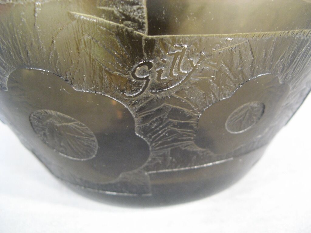 Unique conversation starter: Surprise someone with this stunning signed Gilly Art Deco glass bowl.