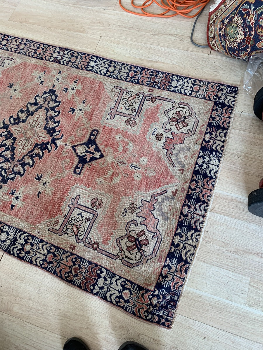 Top-down view of the Turkish Anatolian rug, displaying proportions.
