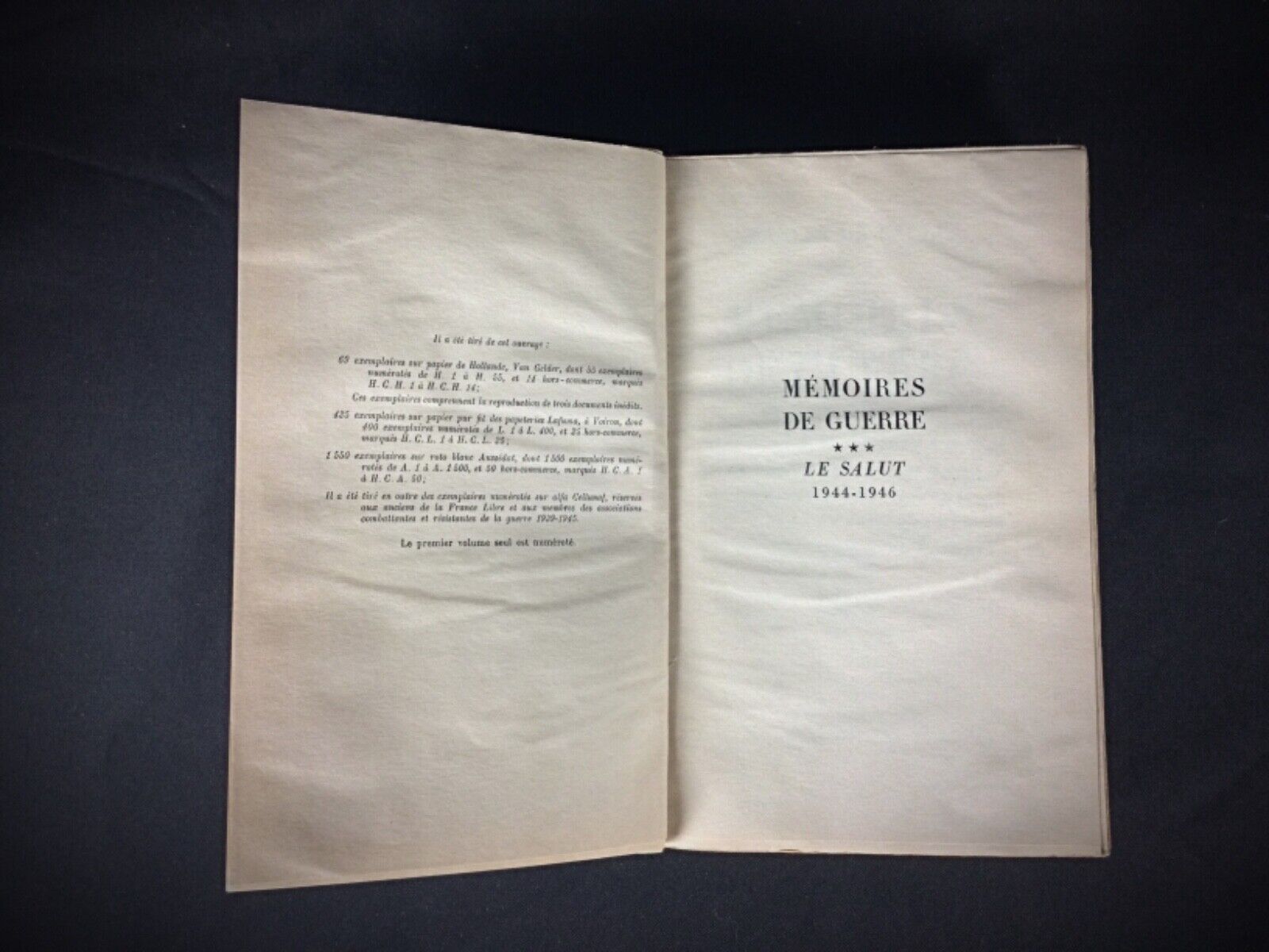 Hardcover vintage edition of Mémoire de Guerre memoirs
