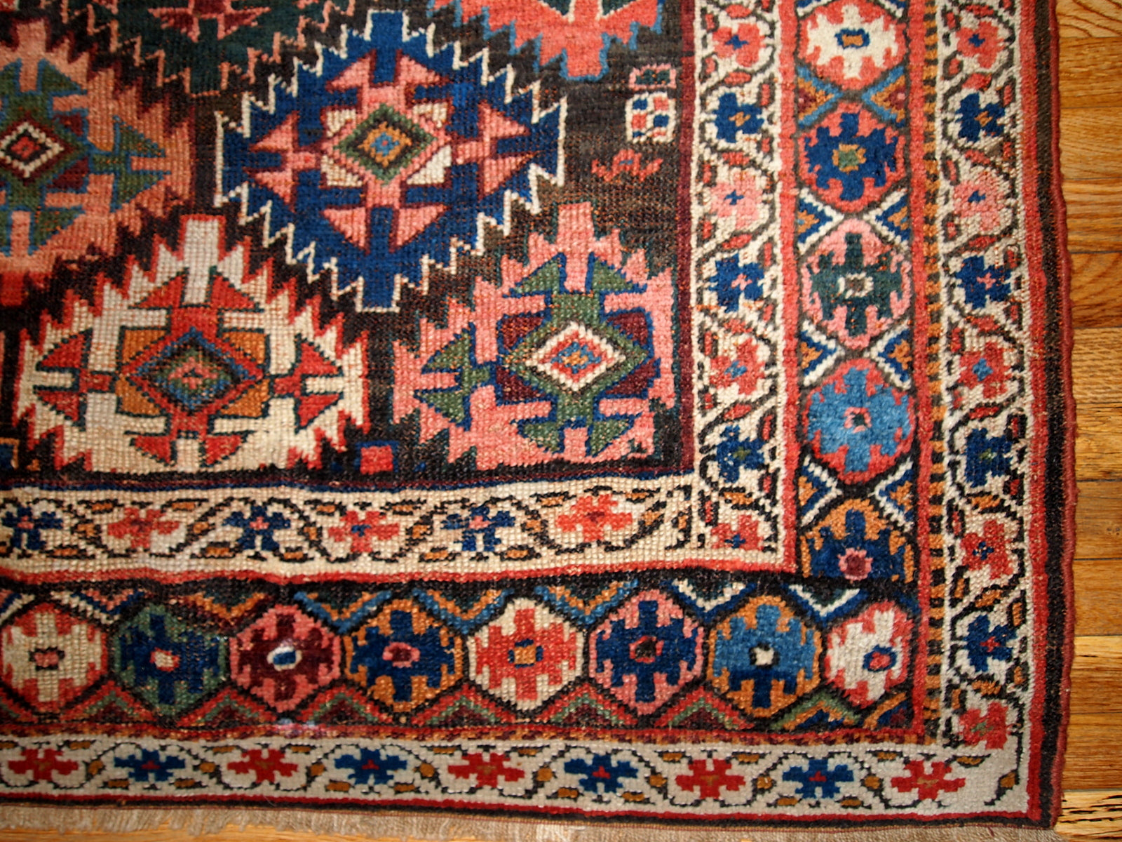 Handmade antique Persian Kurdish rug 4.2' x 6.3' (128cm x 193cm) 1880s -  1B423