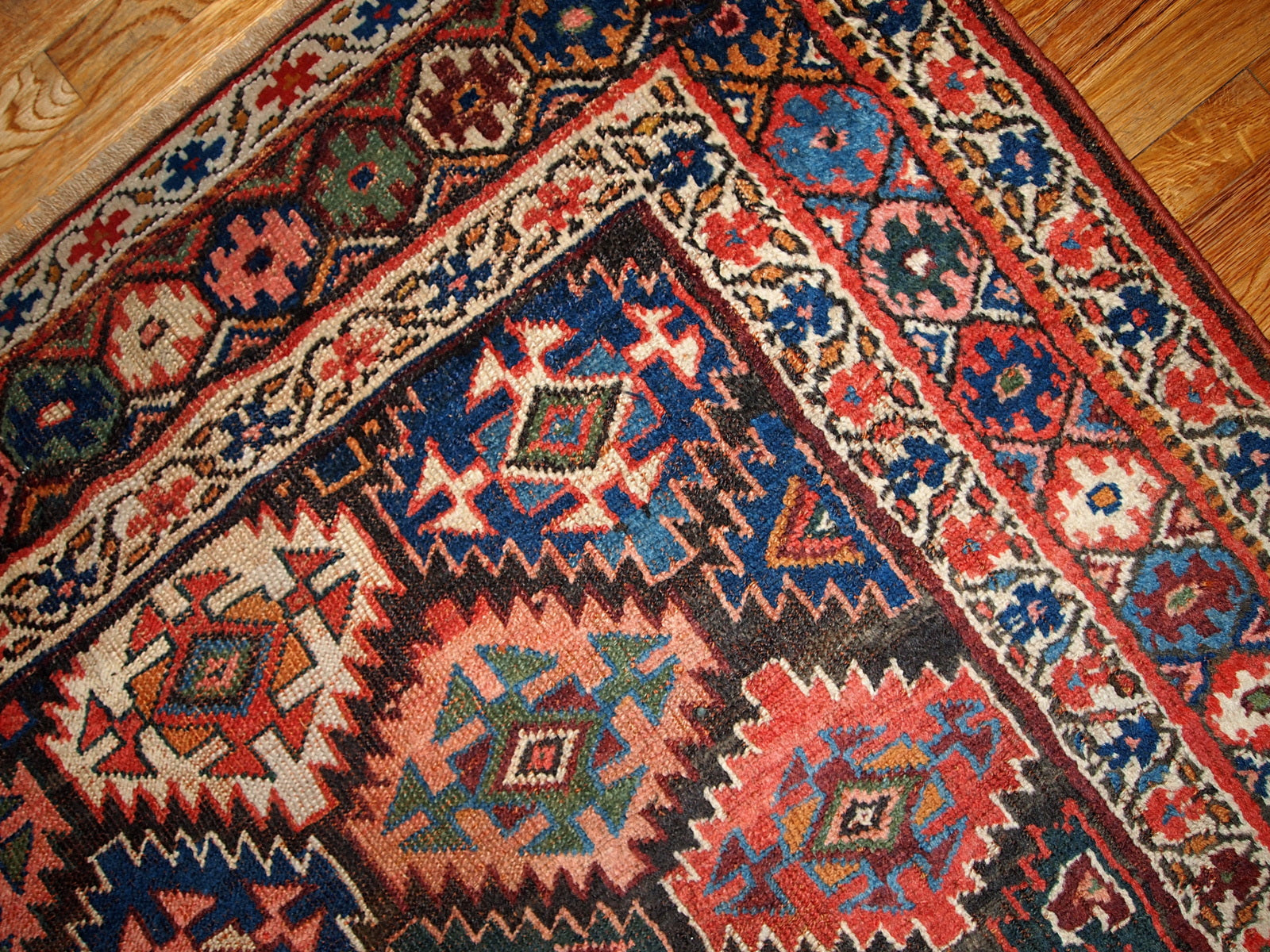 Handmade antique Persian Kurdish rug 4.2' x 6.3' (128cm x 193cm) 1880s -  1B423