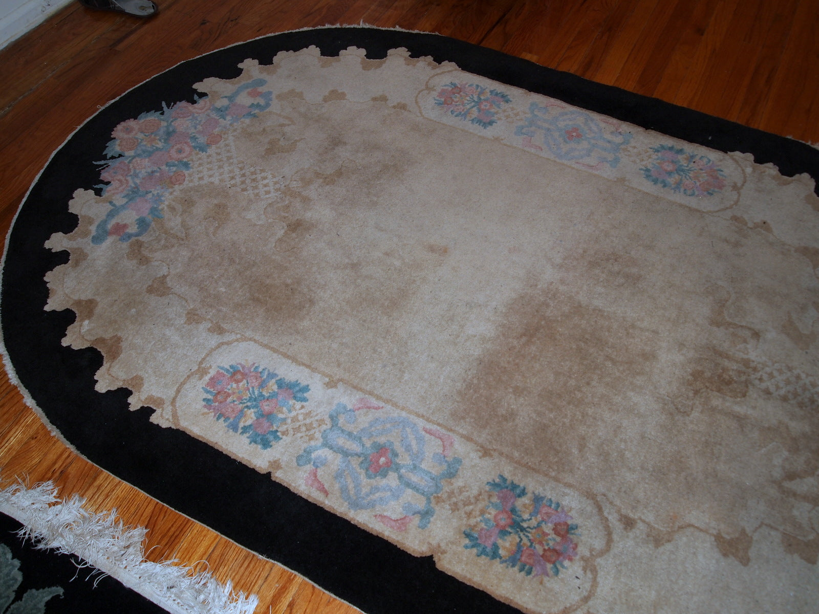 Handmade antique Art Deco Chinese rug 1920s