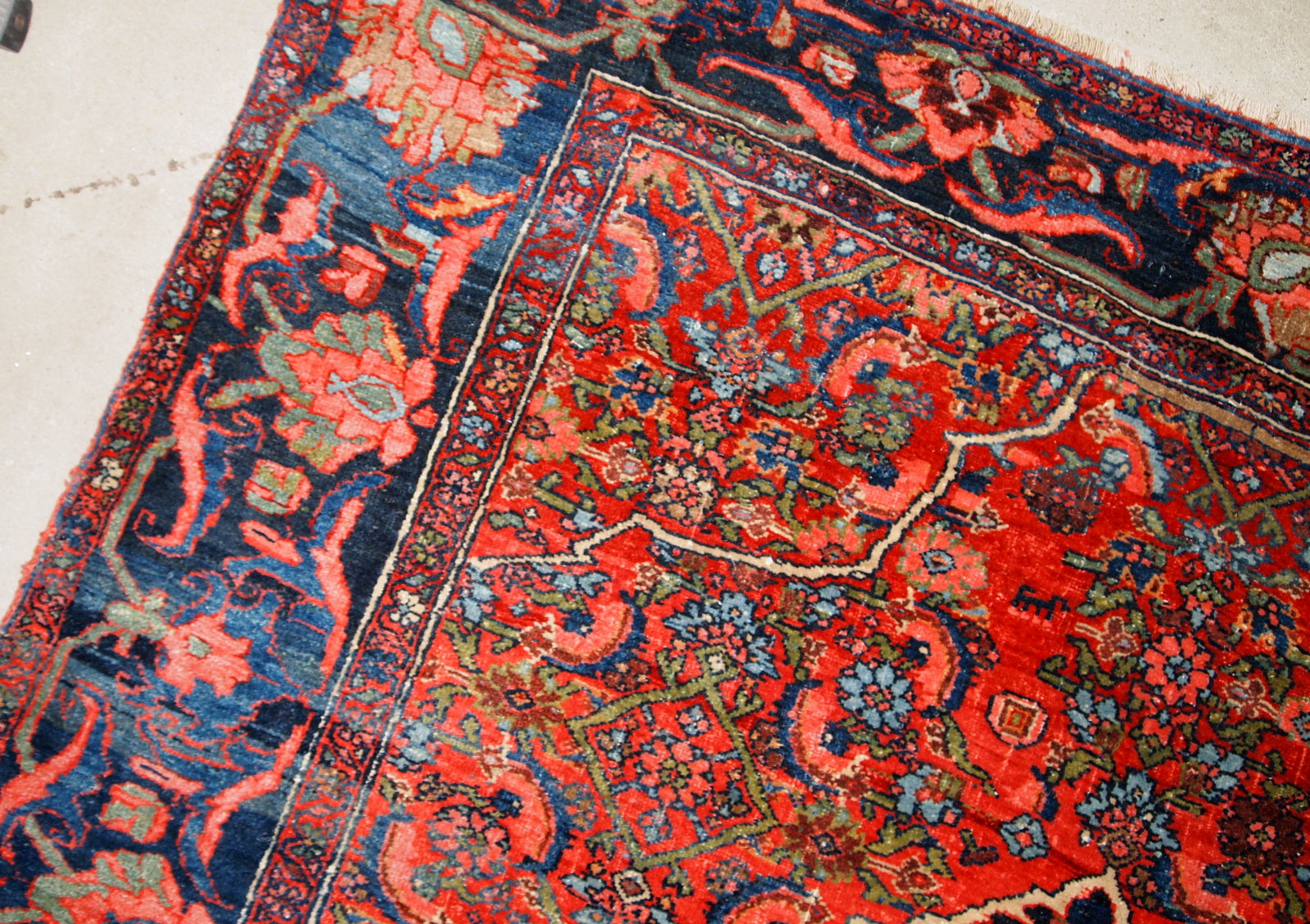 Handmade antique Persian Bidjar rug, 1920s