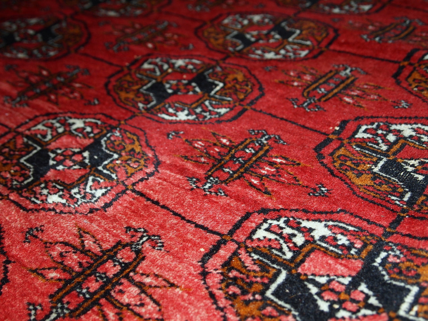 Handmade vintage Pakistani Tekke rug, 1960s