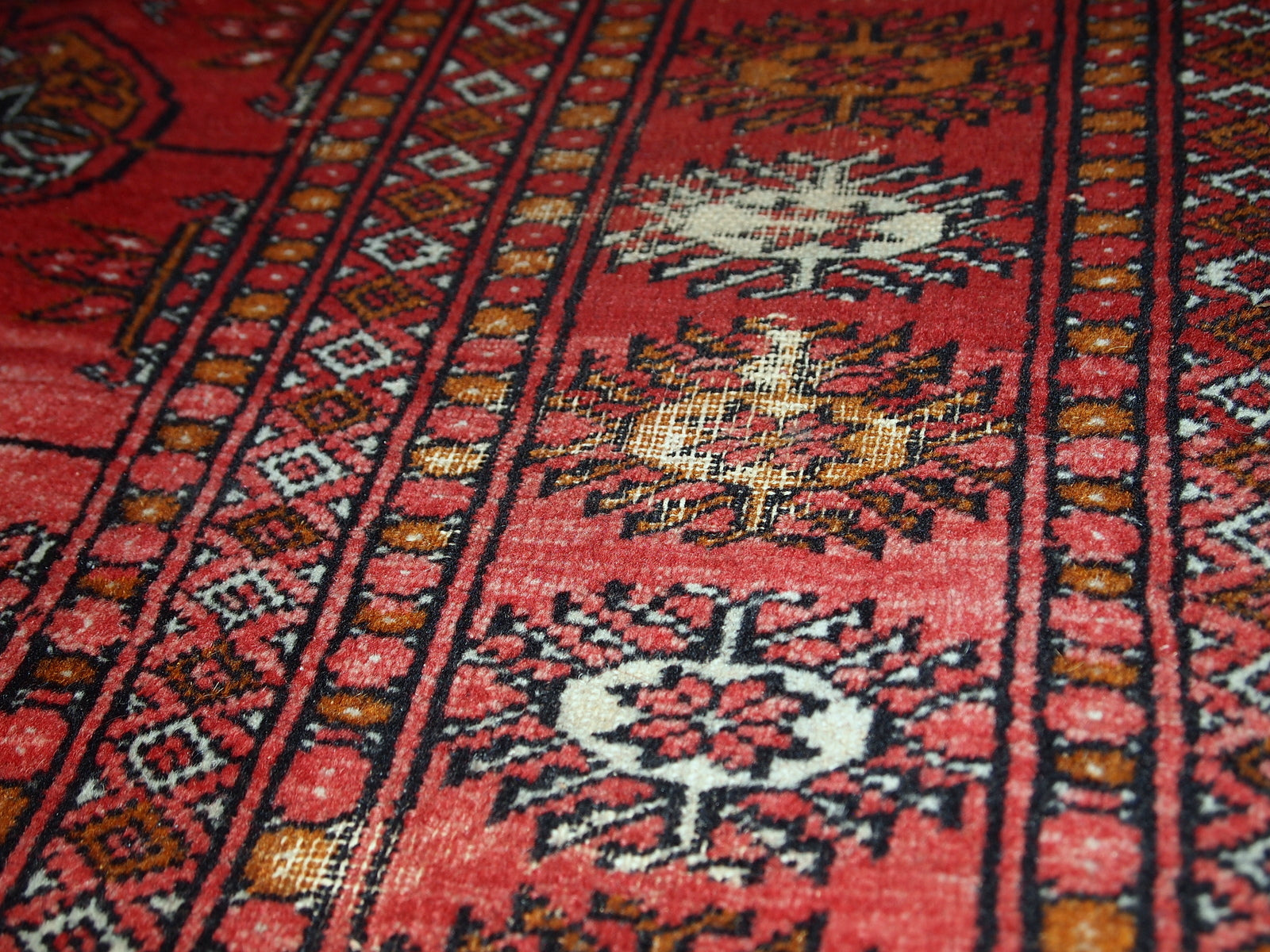 Handmade vintage Pakistani Tekke rug, 1960s