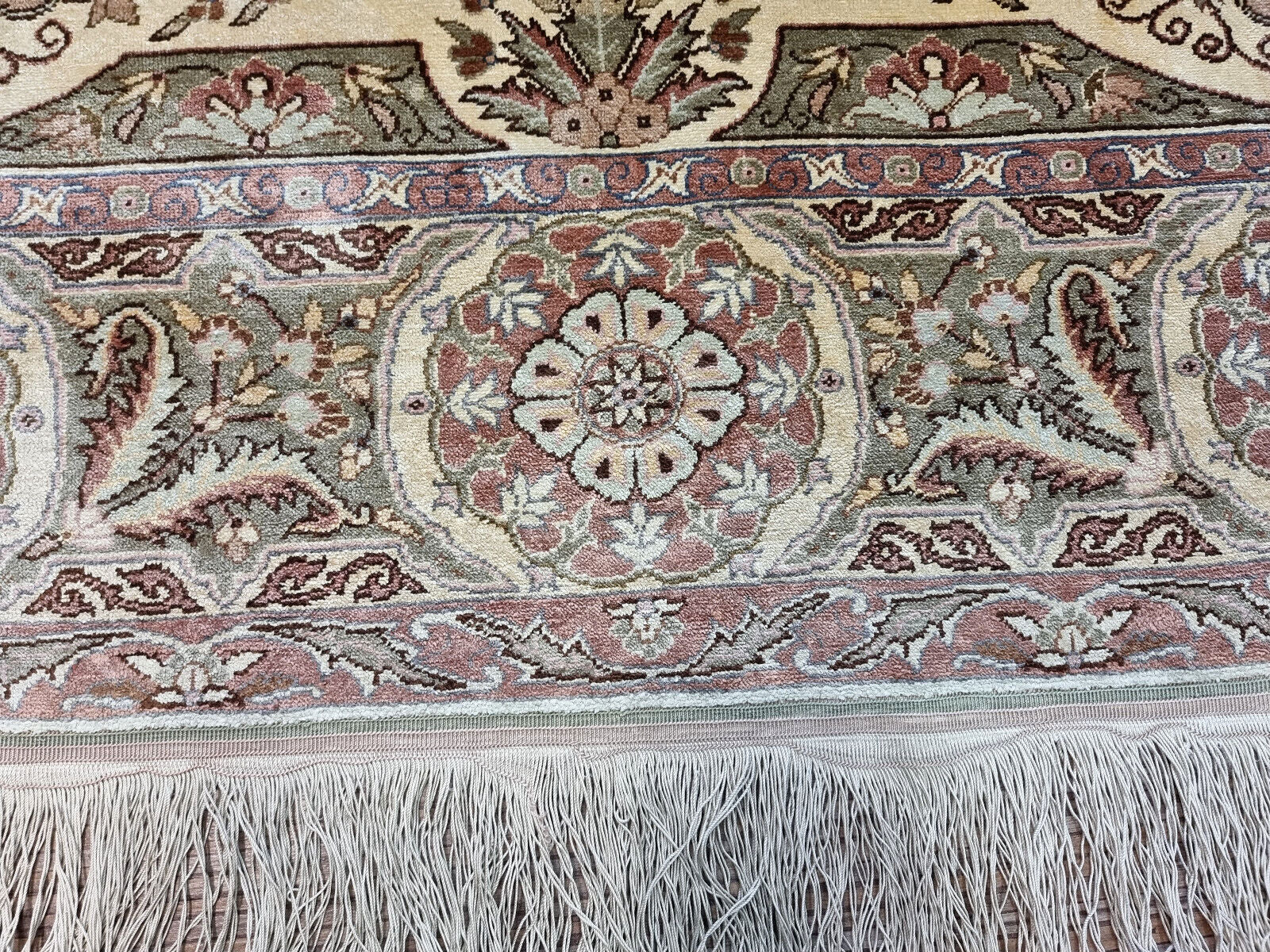 Handmade vintage Turkish Kayseri silk rug 4.3' x 6.7' (132cm x 205cm) 1970s  - 1D08